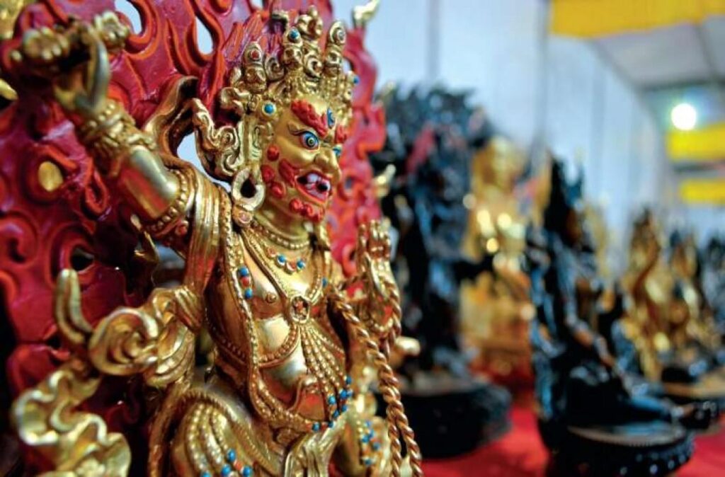 नेपाली हस्तकलाको बढ्दो व्यपारः वार्षिक १२ अर्बको निकासी कारोबार