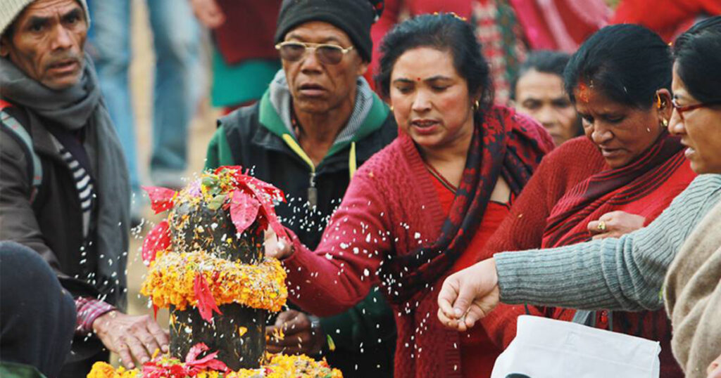 मित्रताको उदाहरणीय पर्व बाला चतुर्दशी : किन छर्न थालियो शतबीज ?