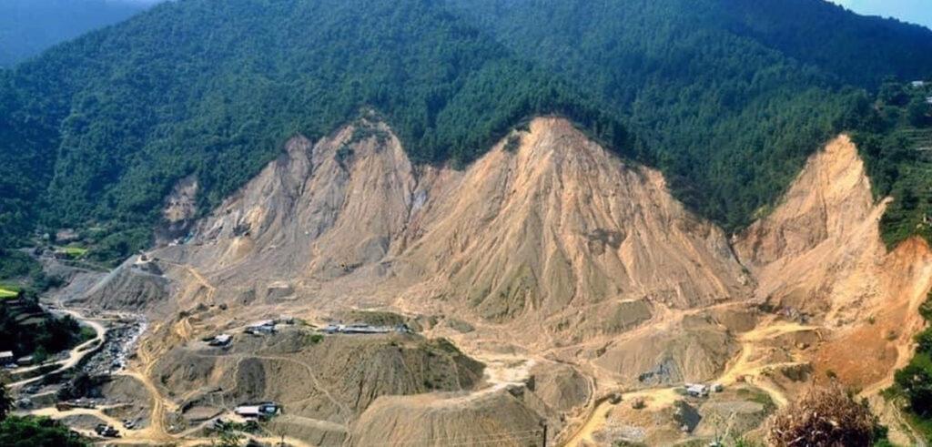 चुरे विनाशको दुश्चक्र र दुष्प्रभाव