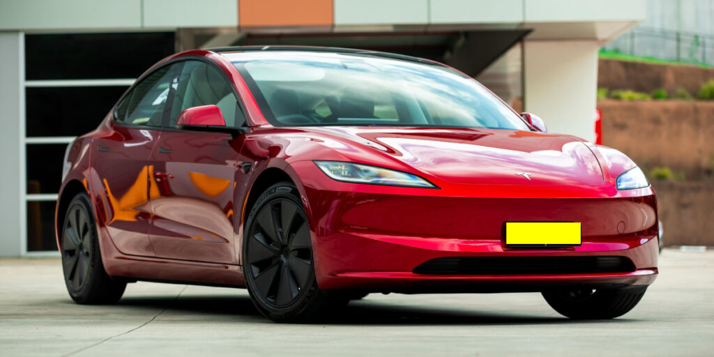 टेस्लाको मोडल थ्री २०२४ भर्सन नेपाल आइपुग्यो