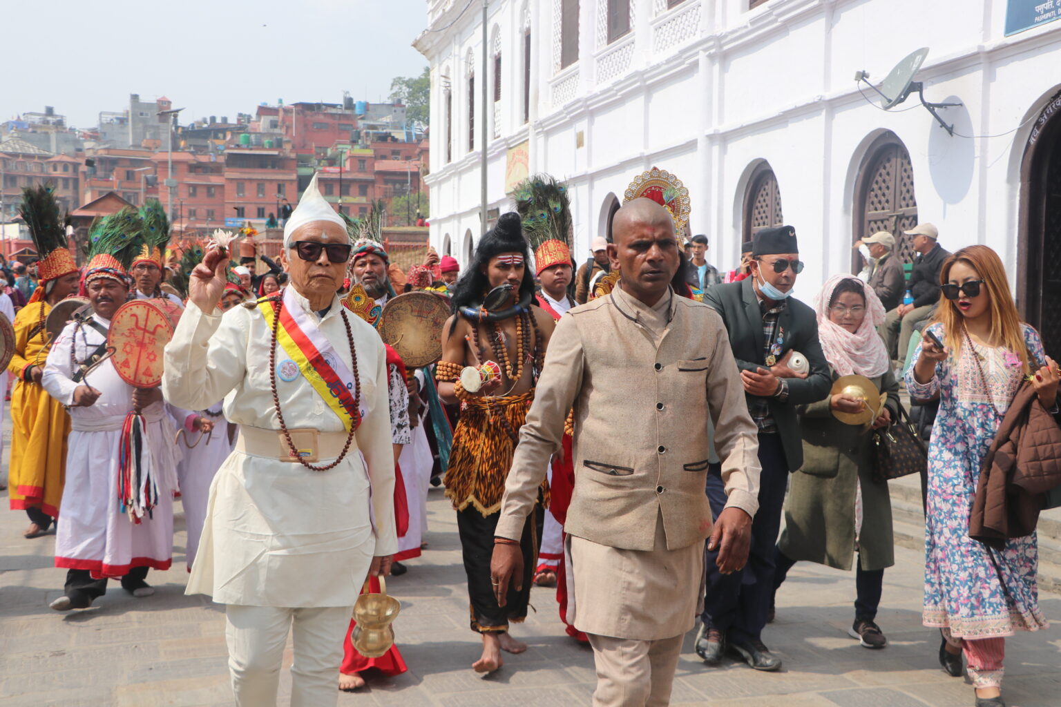 पशुपतिनाथ परिक्रमा गरेर विश्वशान्ति महायज्ञ सुरु, एक सातासम्म चल्ने