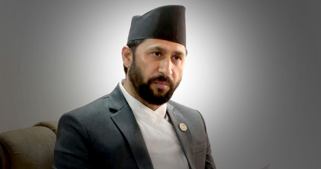 किन यति मरिहत्ते गरेर गृहमन्त्री बने रवि ? सत्ता ‘स्वाद’ ले कि सुरक्षित हुन ?