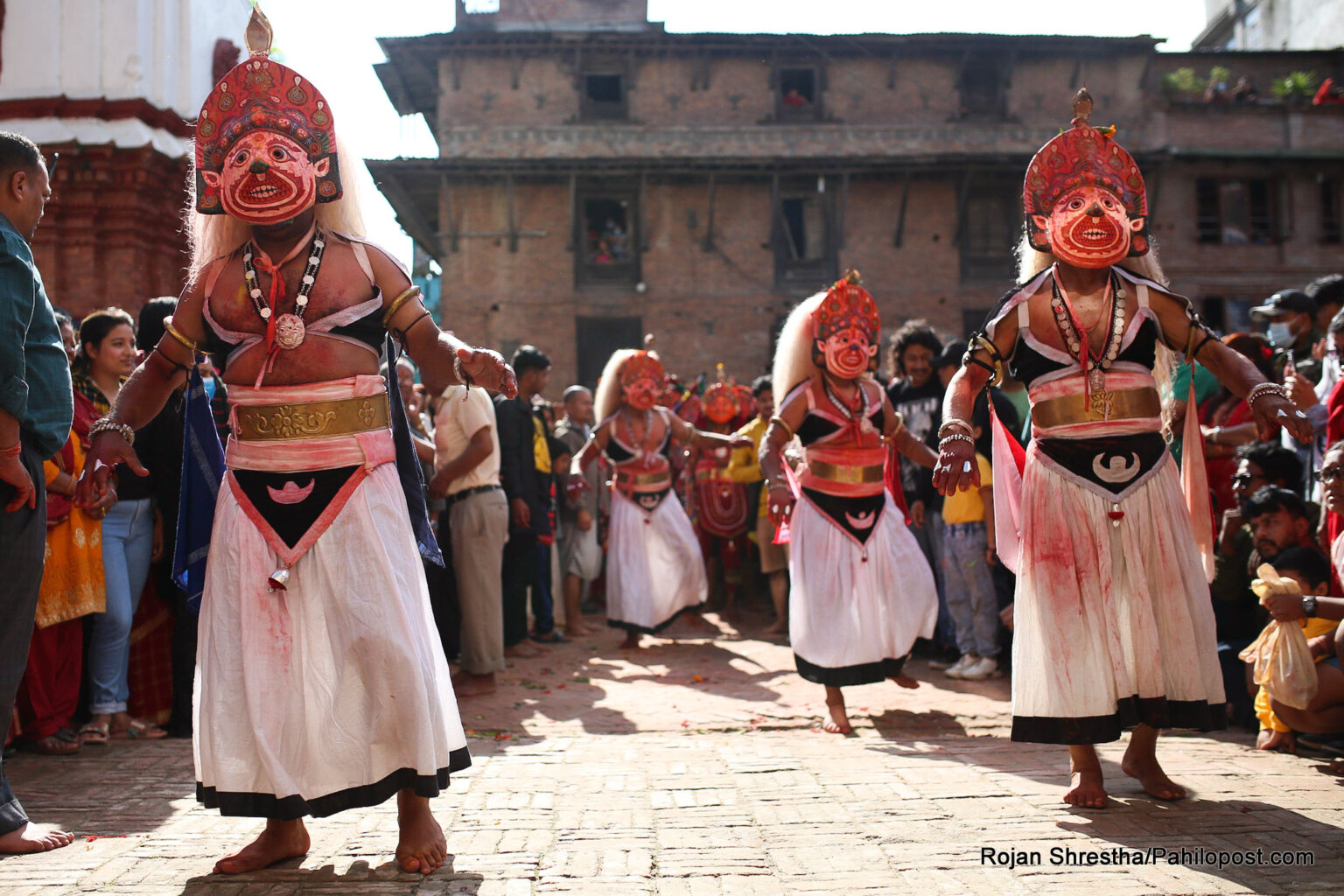 मध्यपुरथिमिमा तीन जात्राको रौनक : पाँच वर्षदेखि बन्द भएको महाकाली र कहिलै बन्द नभएको नीलबाराही नाच सुरु