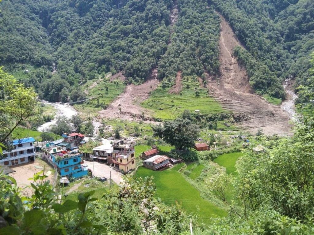 कठिन बन्दै नुवाकोटका पहिरो पीडितको जीवन