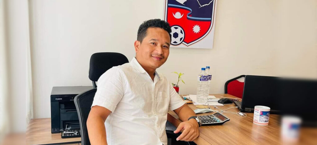 दावा लामालाई बर्खास्त गर्न माग गर्दै काठमाडौंं प्रशासनमा उजुरी