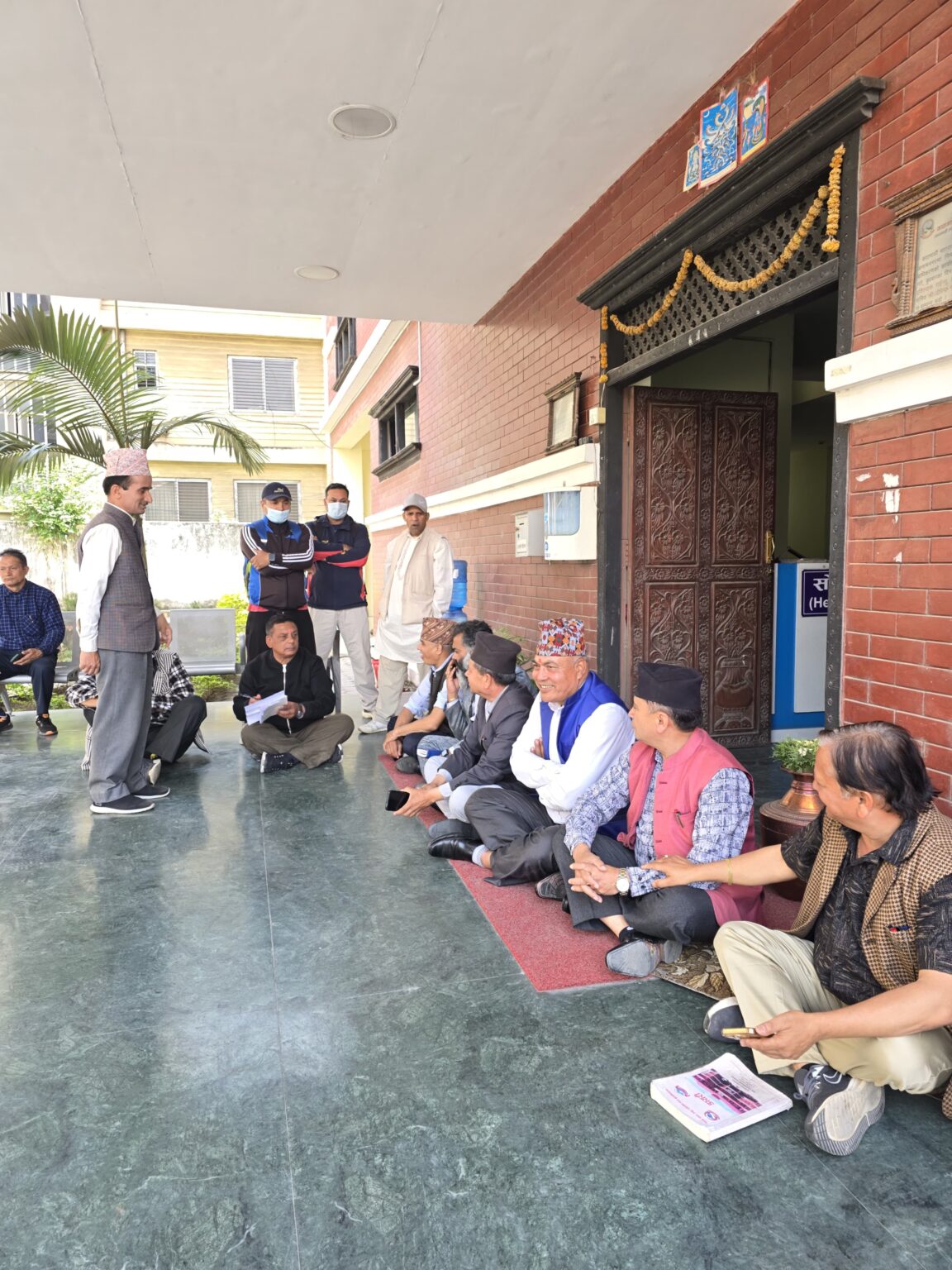 कपन खहरेलगायत आयोजना कार्यान्वयनमा ढिलाइ भएको भन्दै काँग्रेसले दियो धर्ना